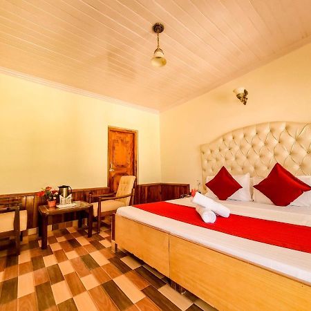 Hotel Pine Grove-Mall Road Manāli Zewnętrze zdjęcie
