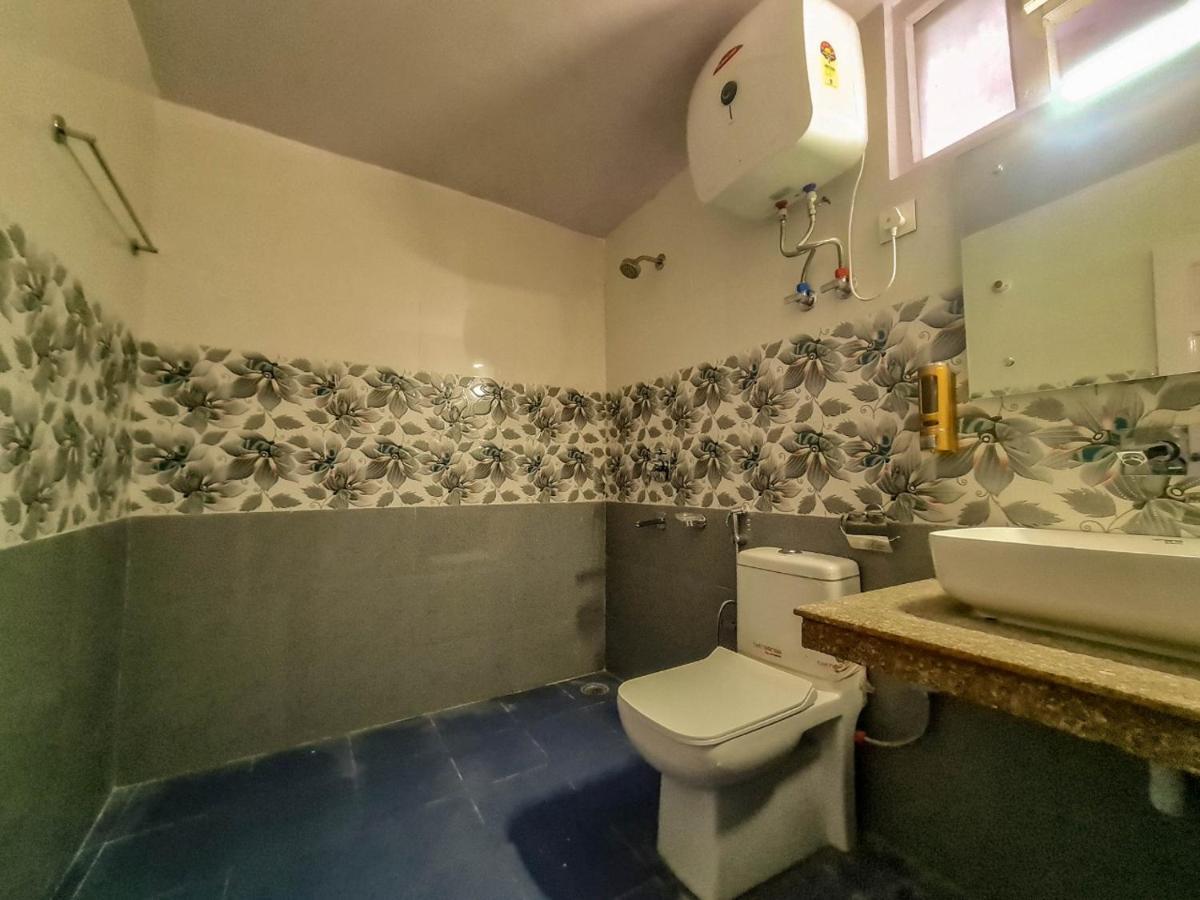 Hotel Pine Grove-Mall Road Manāli Zewnętrze zdjęcie