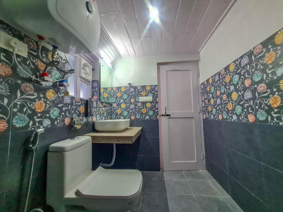 Hotel Pine Grove-Mall Road Manāli Zewnętrze zdjęcie