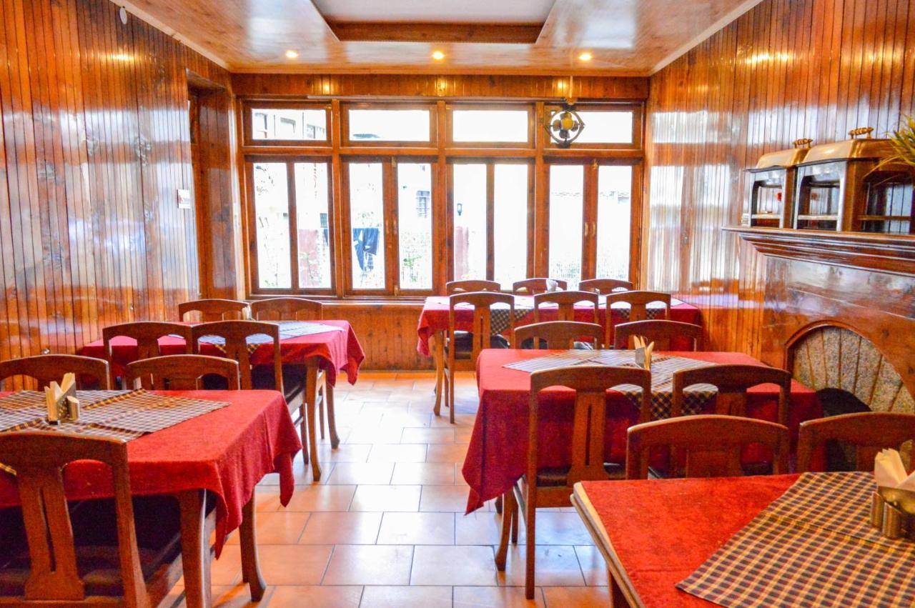 Hotel Pine Grove-Mall Road Manāli Zewnętrze zdjęcie