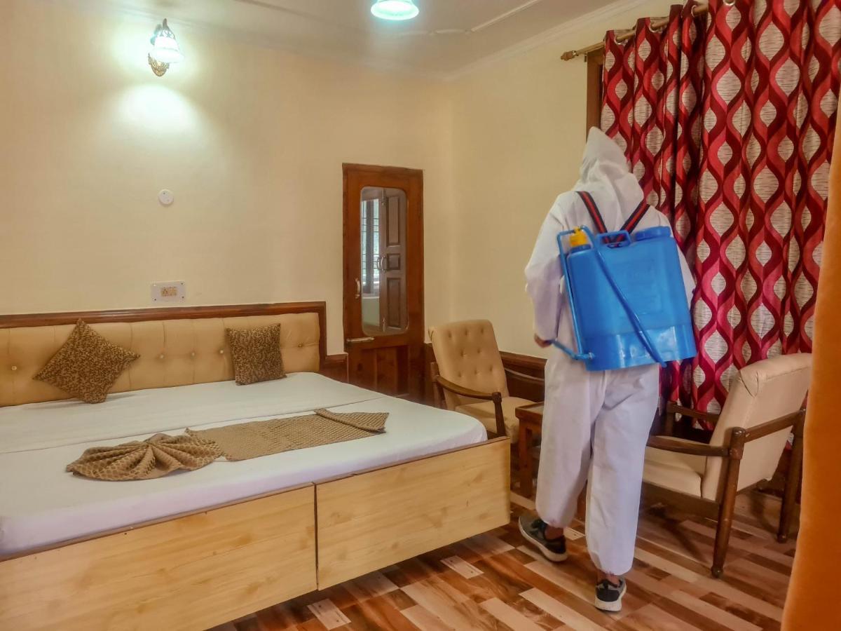 Hotel Pine Grove-Mall Road Manāli Zewnętrze zdjęcie