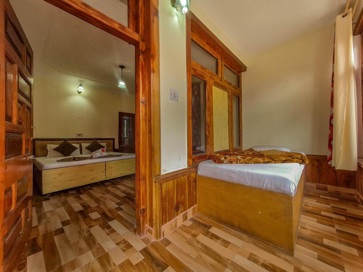 Hotel Pine Grove-Mall Road Manāli Zewnętrze zdjęcie