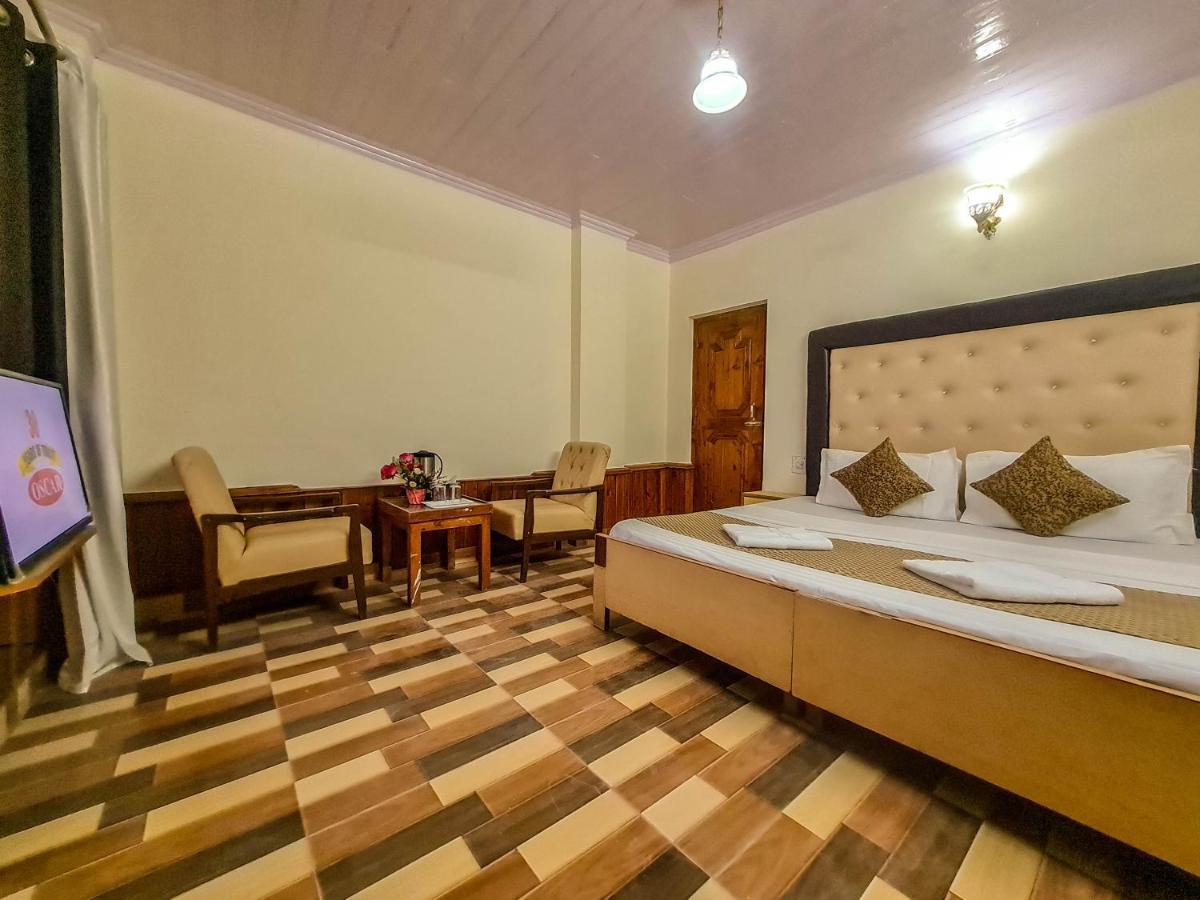 Hotel Pine Grove-Mall Road Manāli Zewnętrze zdjęcie