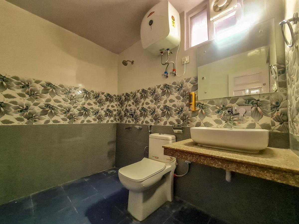 Hotel Pine Grove-Mall Road Manāli Zewnętrze zdjęcie